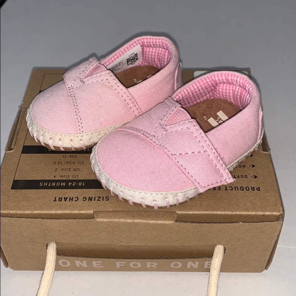 TOMS Crib shoe